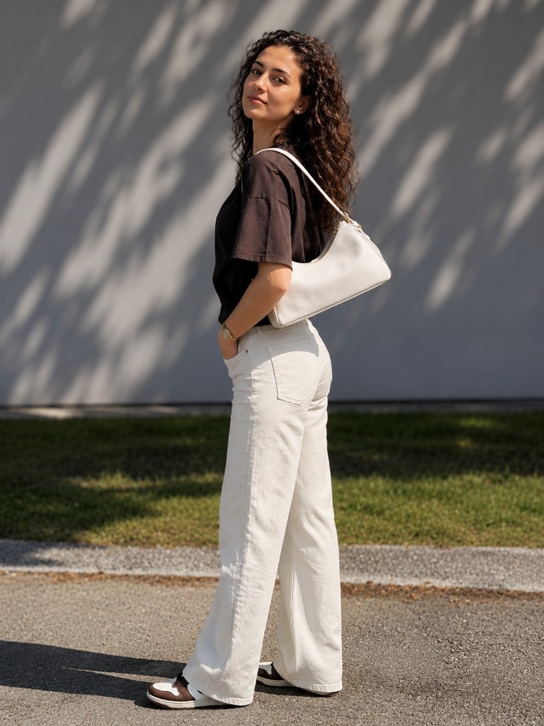 Elegant Leather Hobo Bag White в образе
